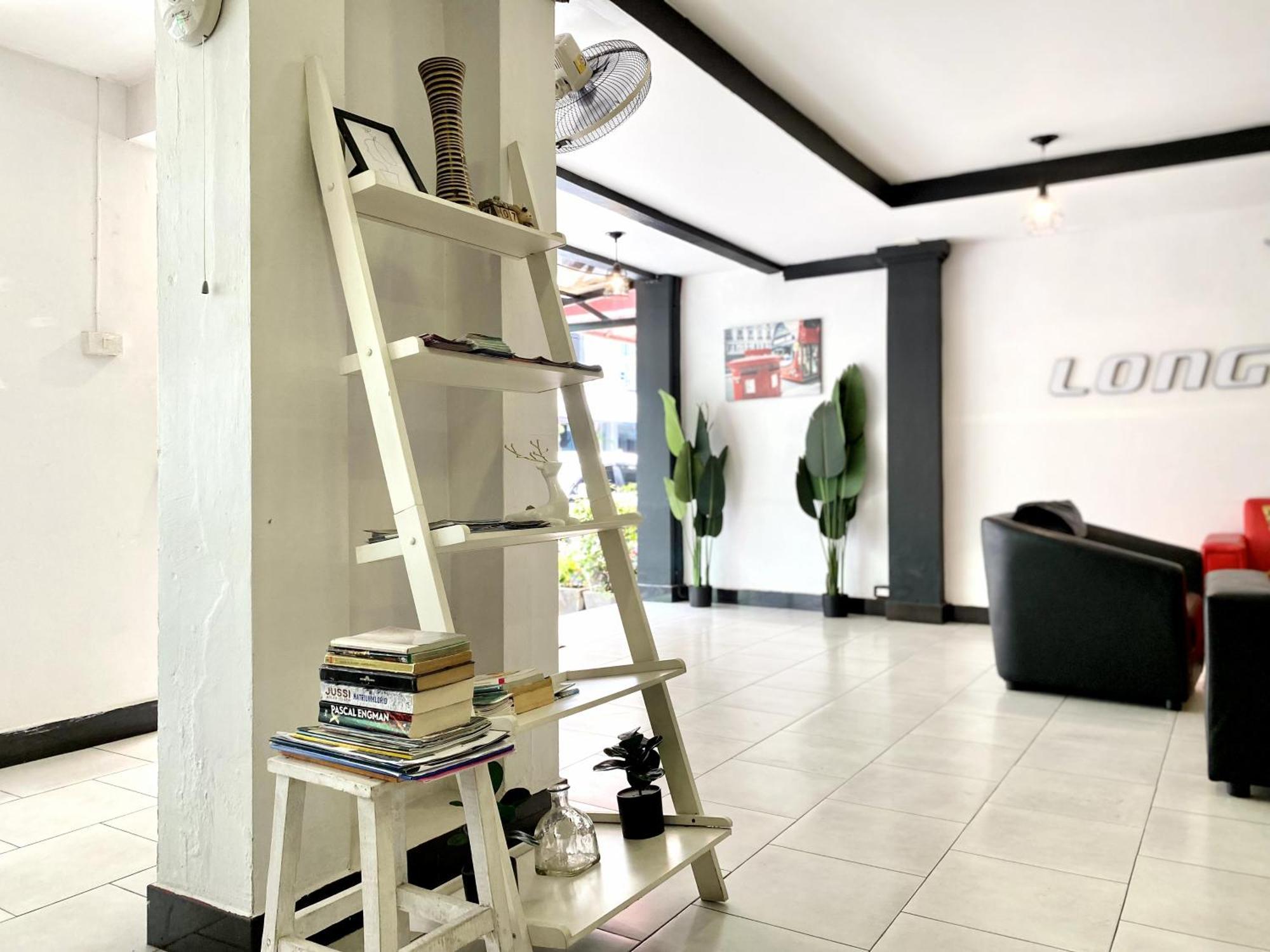 Beachwalk Patong Bagian luar foto
